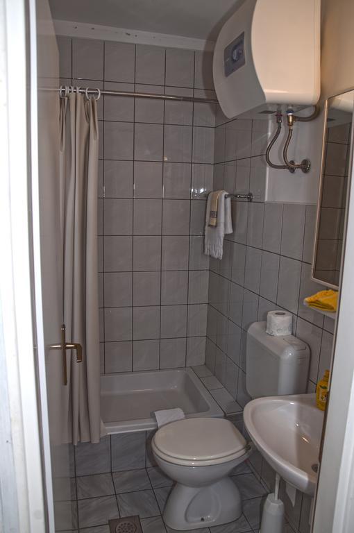 Marina Rooms Komiža Pokój zdjęcie
